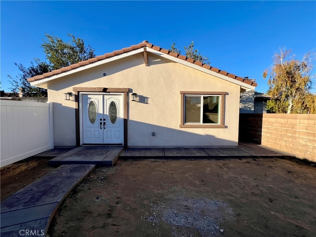 1133 E Geraldine Avenue - Photo 0