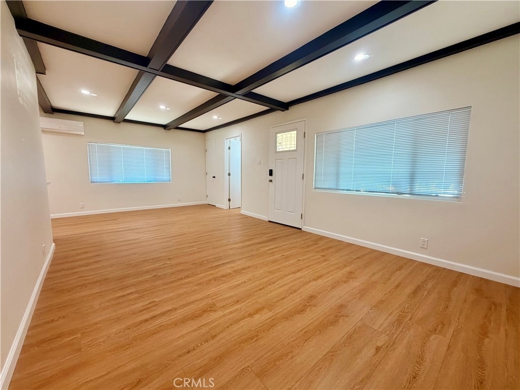 1434 E Sandison - Photo 3