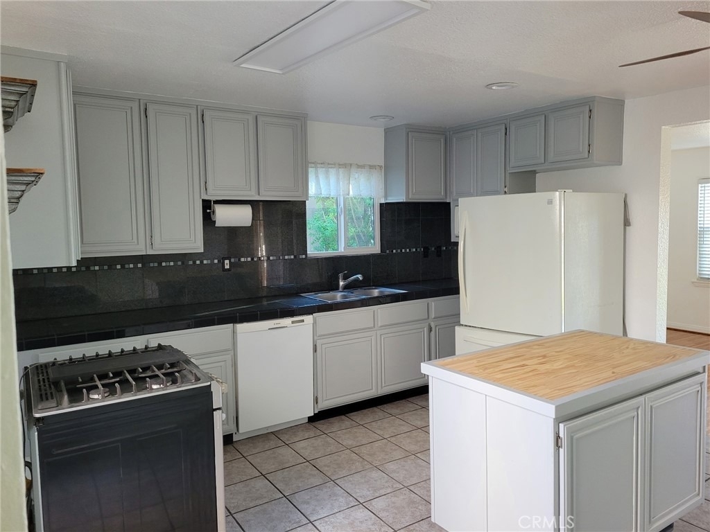 404 S Juanita - Photo 3