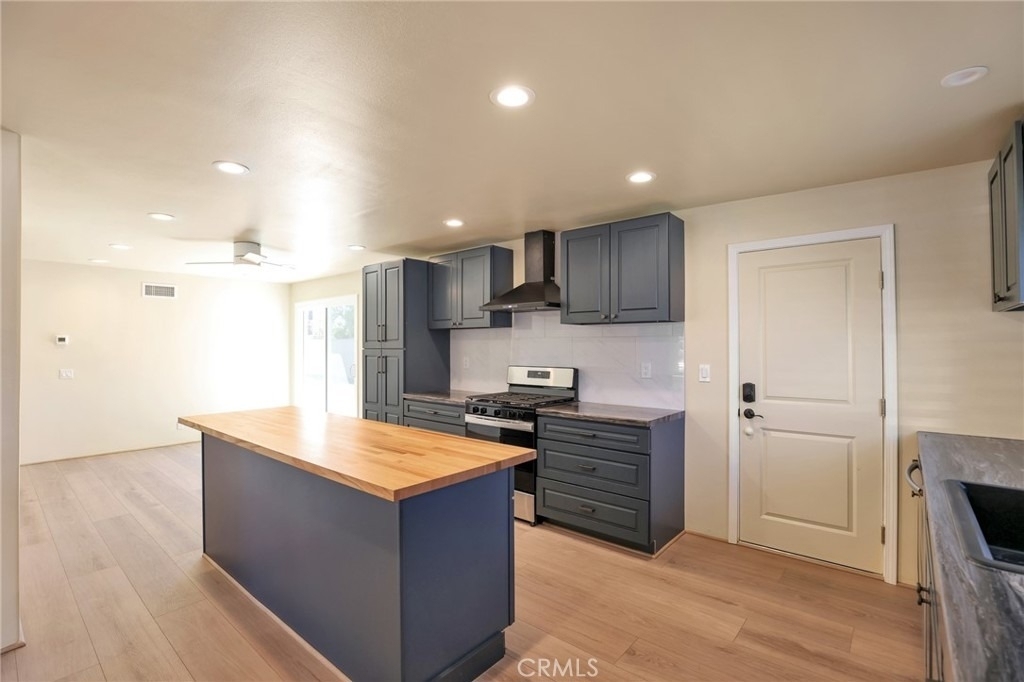 2528 Bowdoin Place - Photo 13