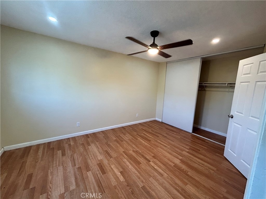 737 E 5th - Photo 2