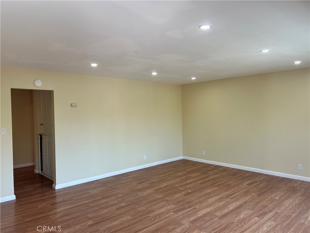 737 E 5th - Photo 13