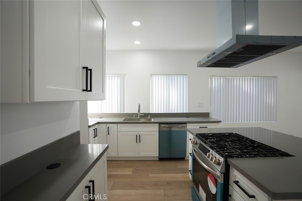 3627 E 4th - Photo 3
