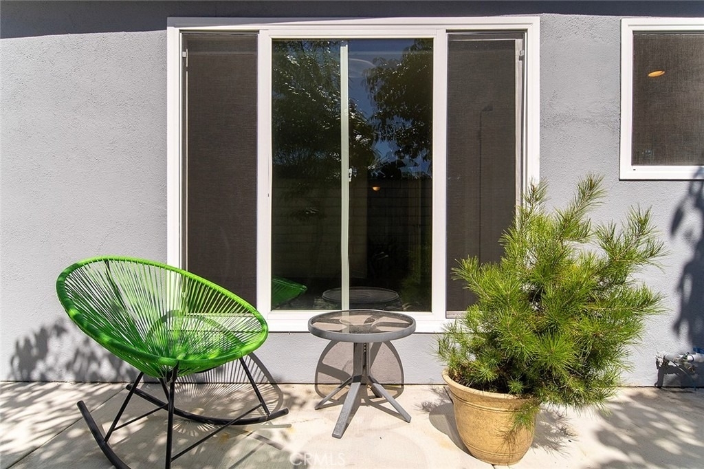 9102 Warfield - Photo 40