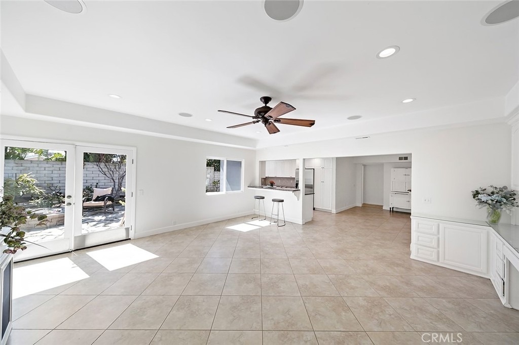 9102 Warfield - Photo 9