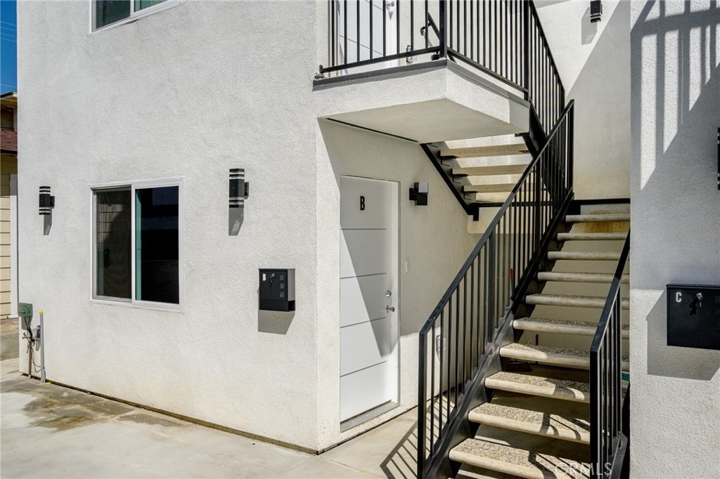 1025 Linden Avenue - Photo 1