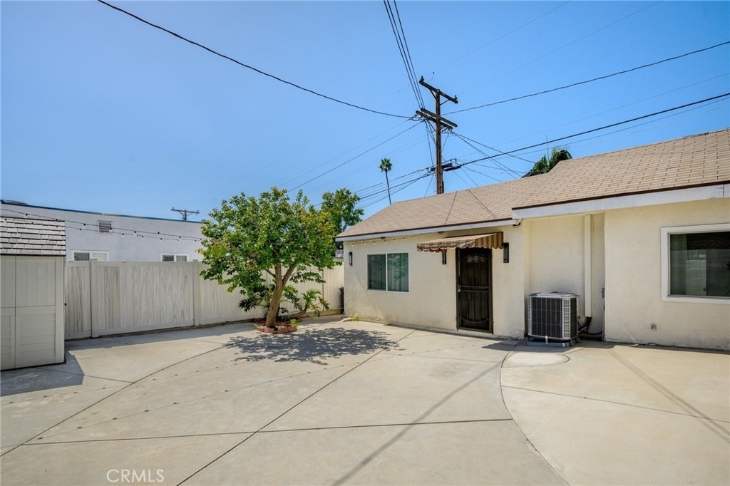 1020 Olmsted - Photo 0