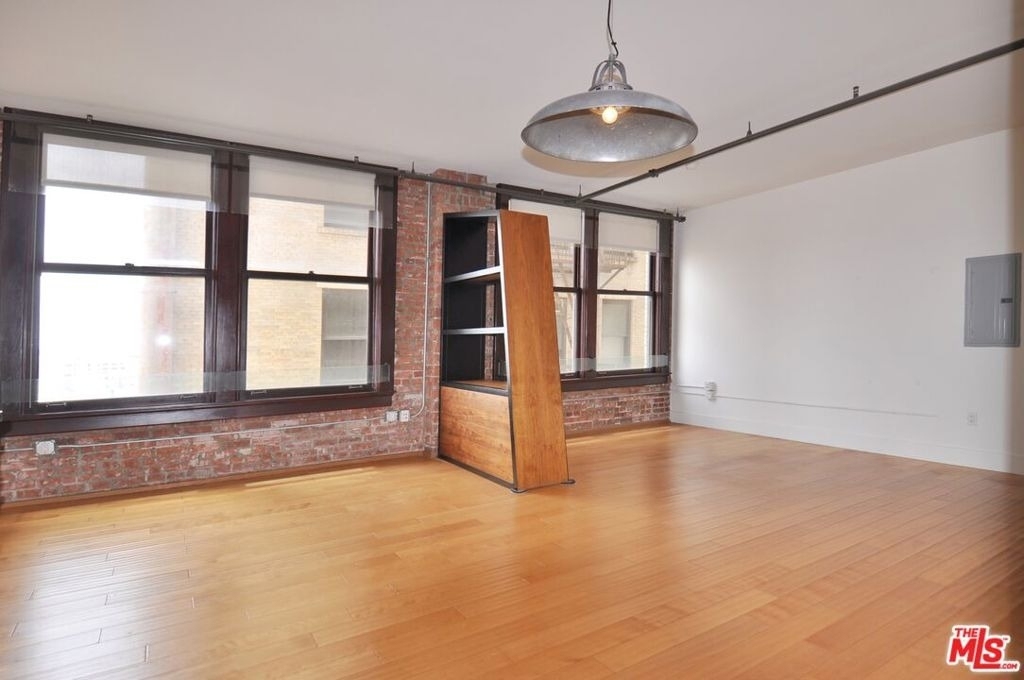 460 S Spring Street - Photo 3
