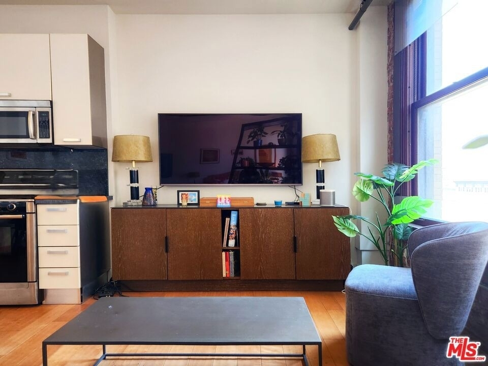 460 S Spring Street - Photo 4
