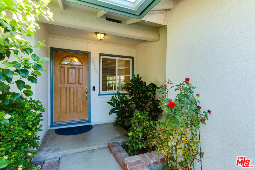 23907 Mobile Street - Photo 4