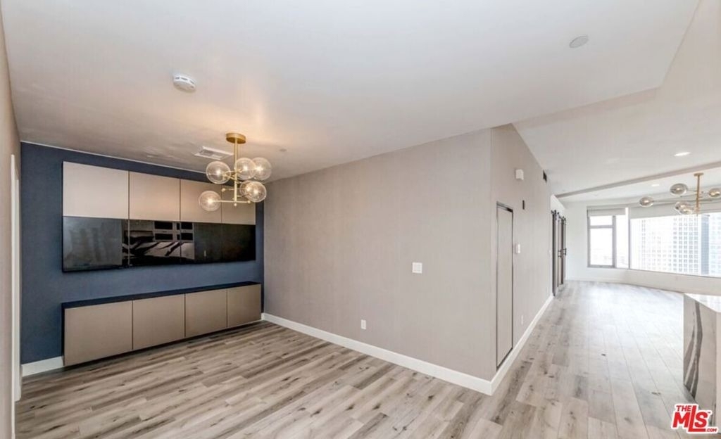 801 S Grand Avenue - Photo 10
