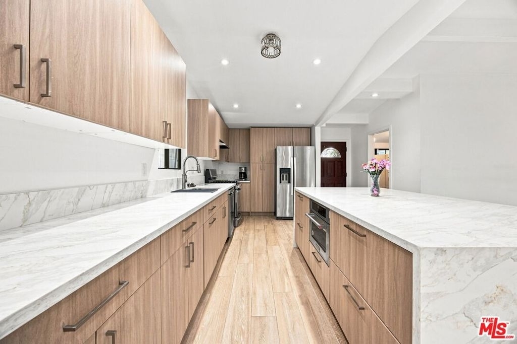 6848 Sylvia Avenue - Photo 3