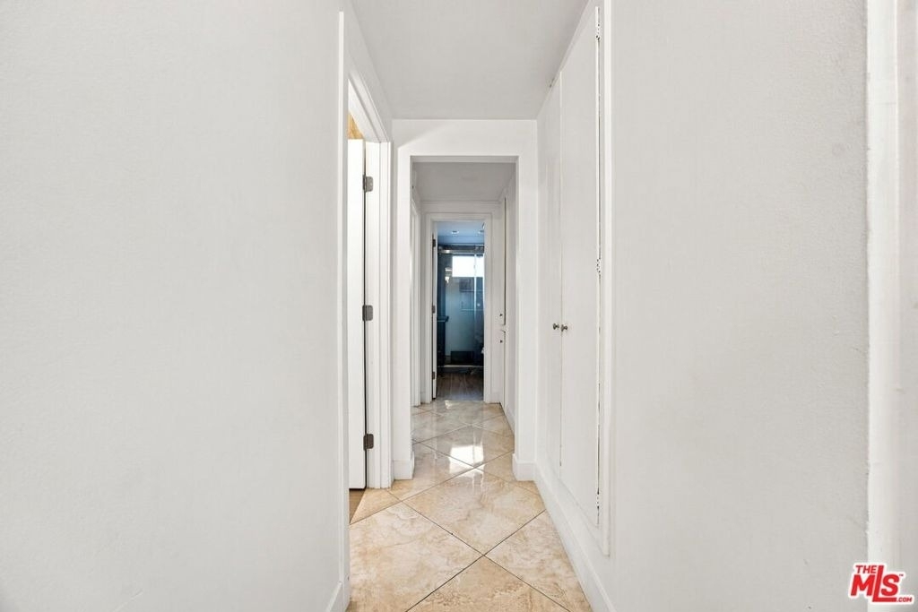 6848 Sylvia Avenue - Photo 13