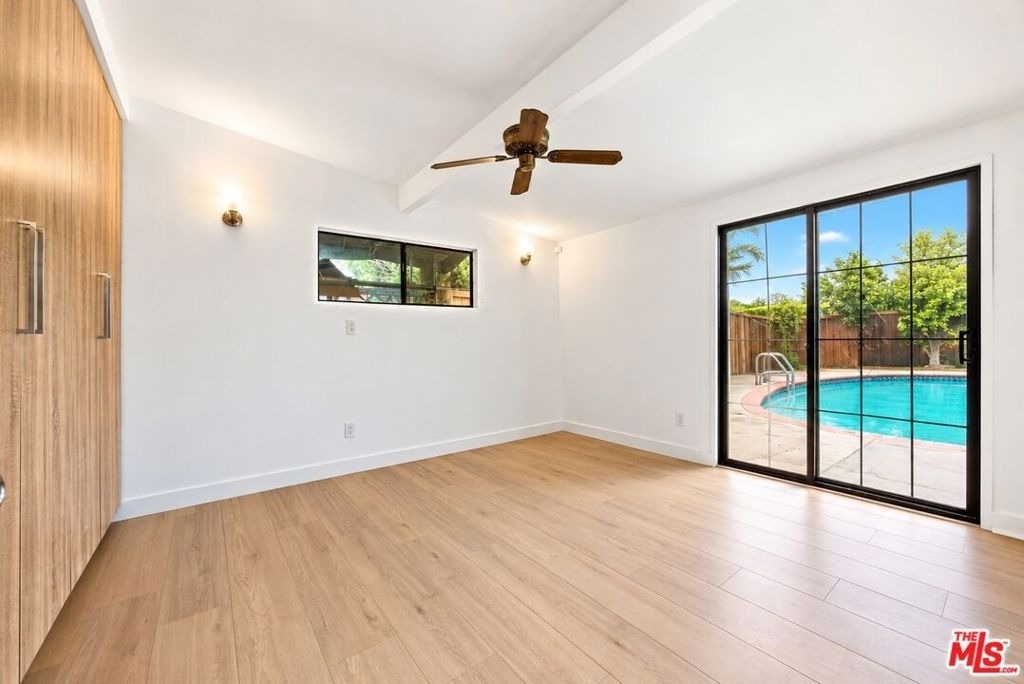 6848 Sylvia Avenue - Photo 8