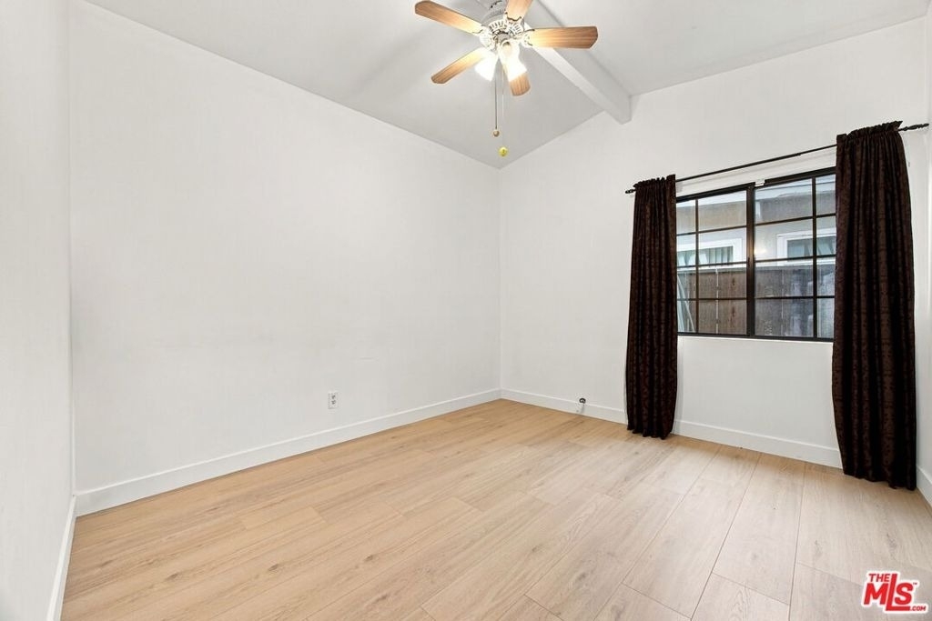 6848 Sylvia Avenue - Photo 15