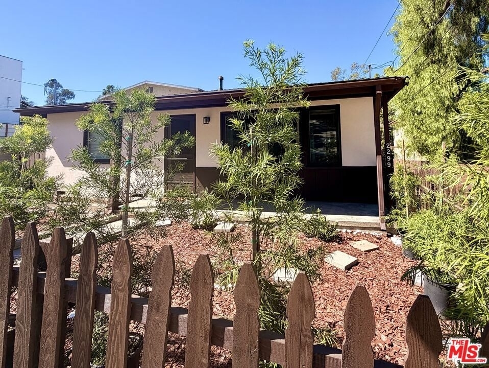 2297 Glendale Boulevard - Photo 14