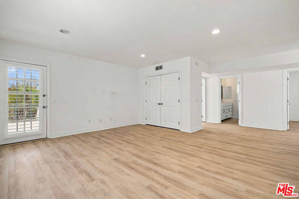 22777 Brenford Street - Photo 38
