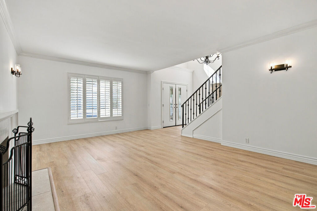 22777 Brenford Street - Photo 9