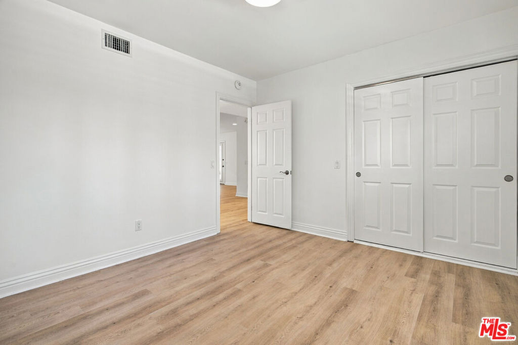 22777 Brenford Street - Photo 35