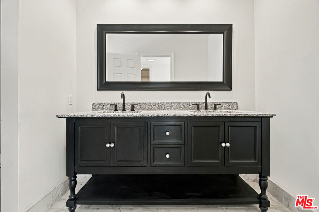 22777 Brenford Street - Photo 46