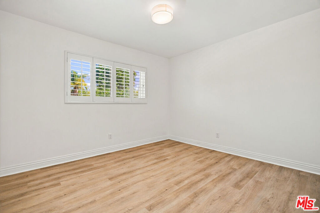 22777 Brenford Street - Photo 34