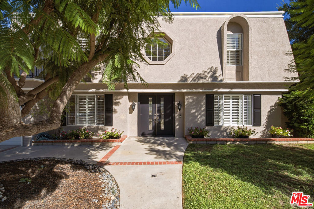 22777 Brenford Street - Photo 5
