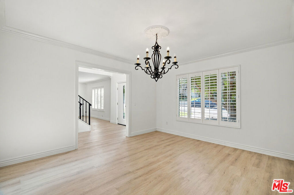 22777 Brenford Street - Photo 11