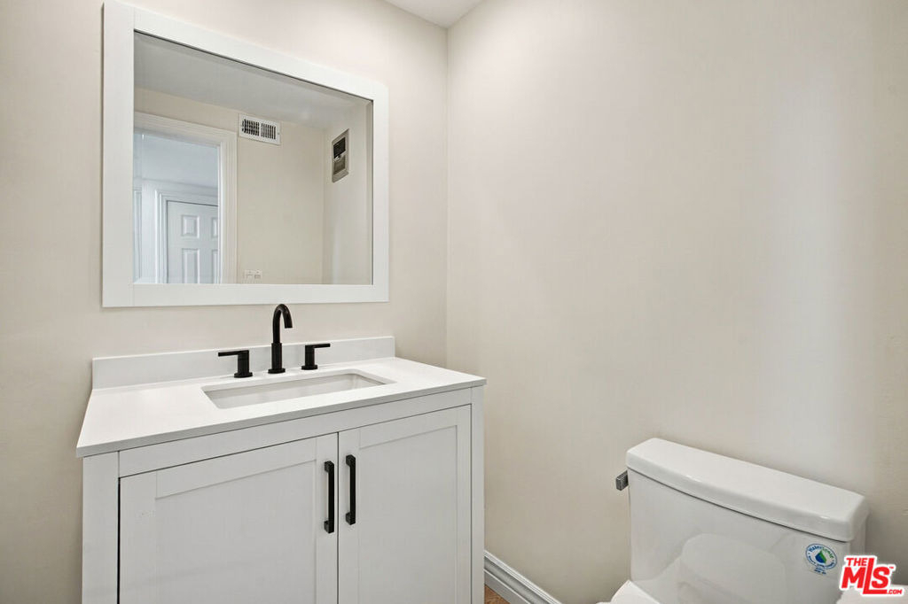 22777 Brenford Street - Photo 19