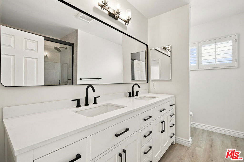 22777 Brenford Street - Photo 40
