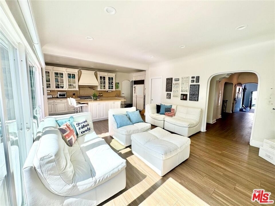 213 El Camino Drive - Photo 10