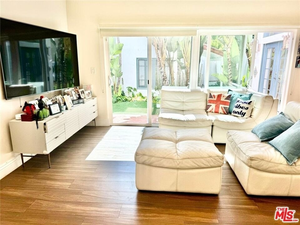 213 El Camino Drive - Photo 8