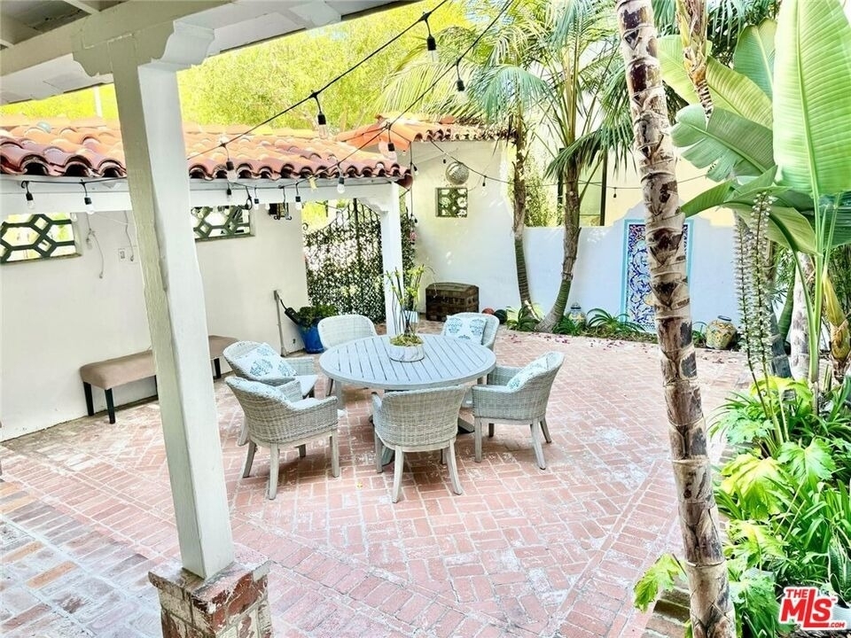 213 El Camino Drive - Photo 1