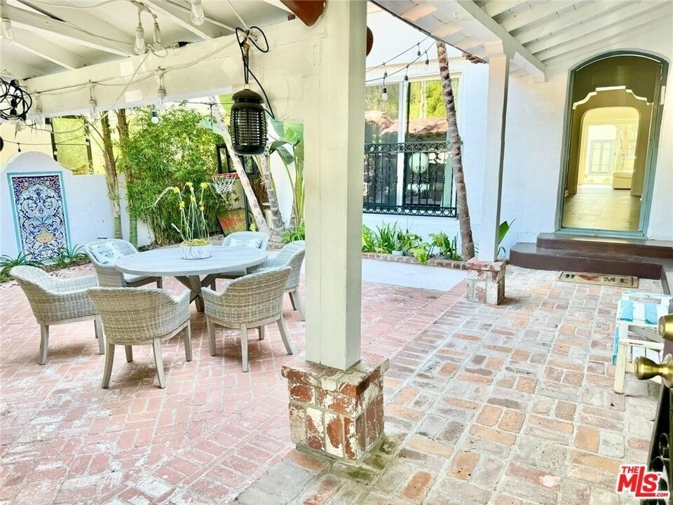 213 El Camino Drive - Photo 2