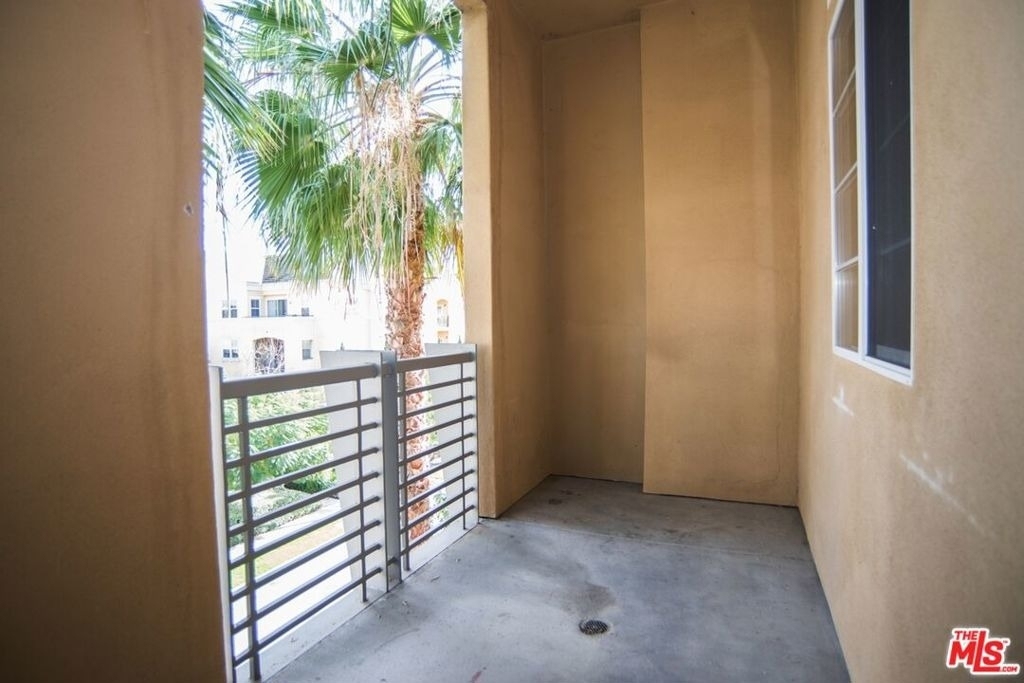 5831 Seawalk Drive - Photo 6