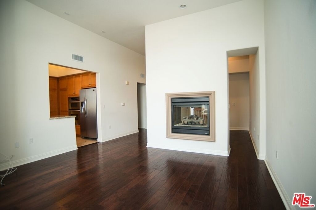5831 Seawalk Drive - Photo 5
