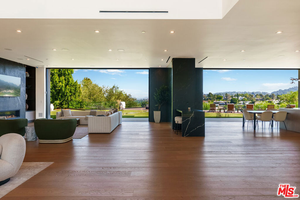 16110 Meadowview Drive - Photo 8