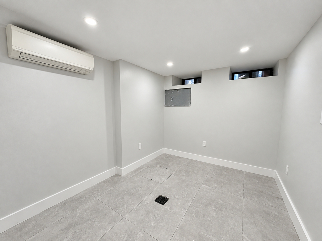 62-13 Catalpa Avenue - Photo 17