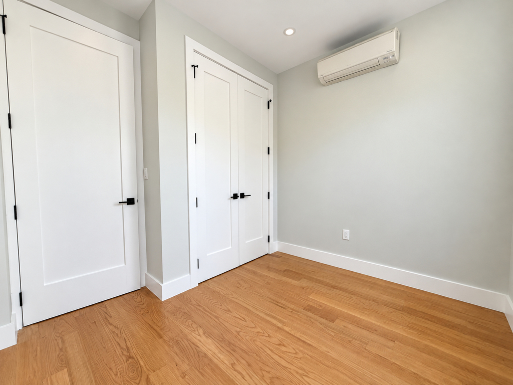 62-13 Catalpa Avenue - Photo 2
