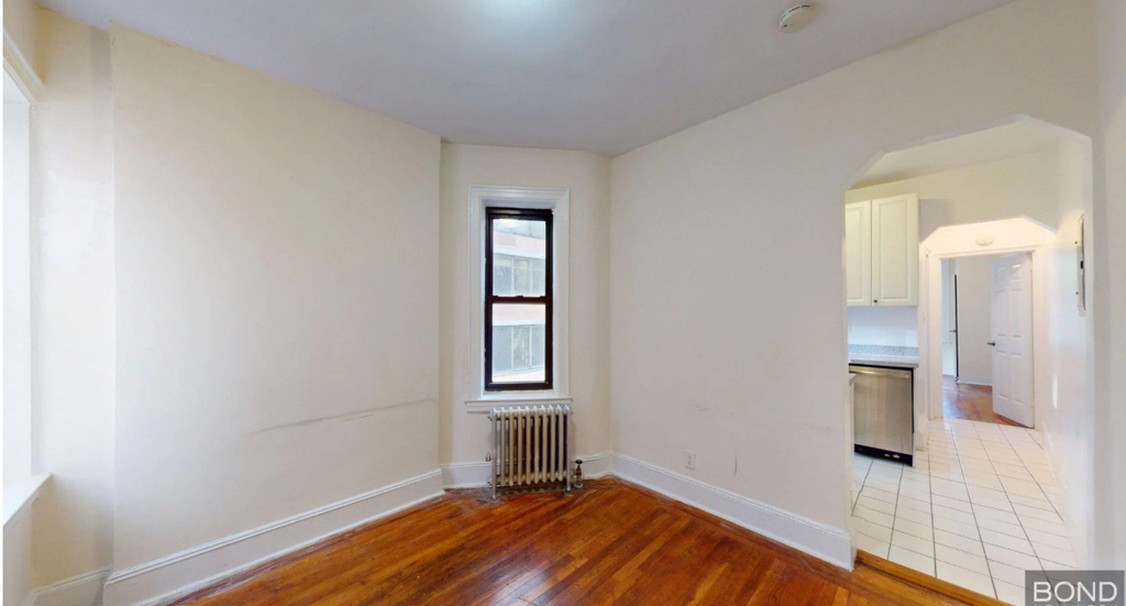 East 38th street  - Photo 4