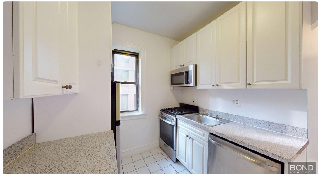 East 38th street  - Photo 1