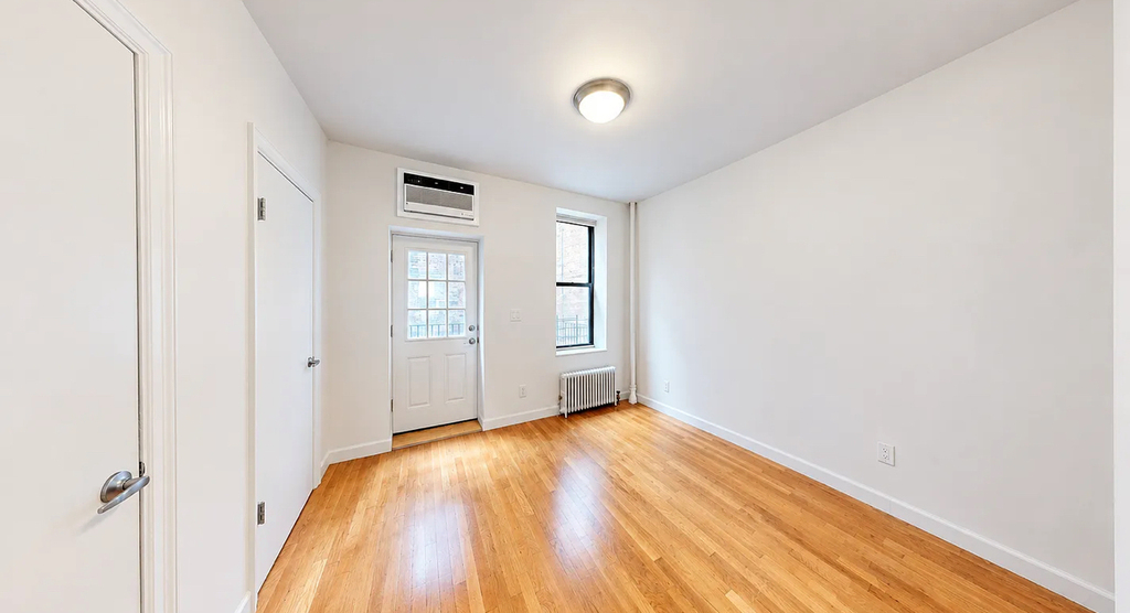 Bedford Street - Photo 4