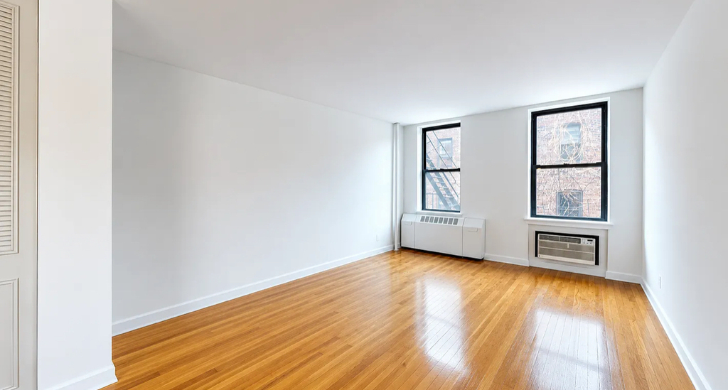 West 22nd Street - Photo 2