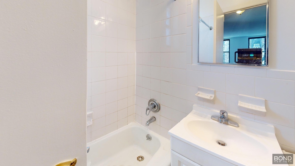 West 22nd Street - Photo 6