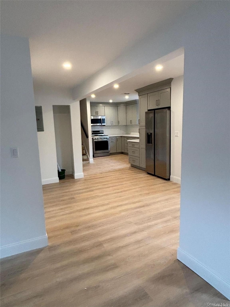 1353 Old Northern Boulevard - Photo 8