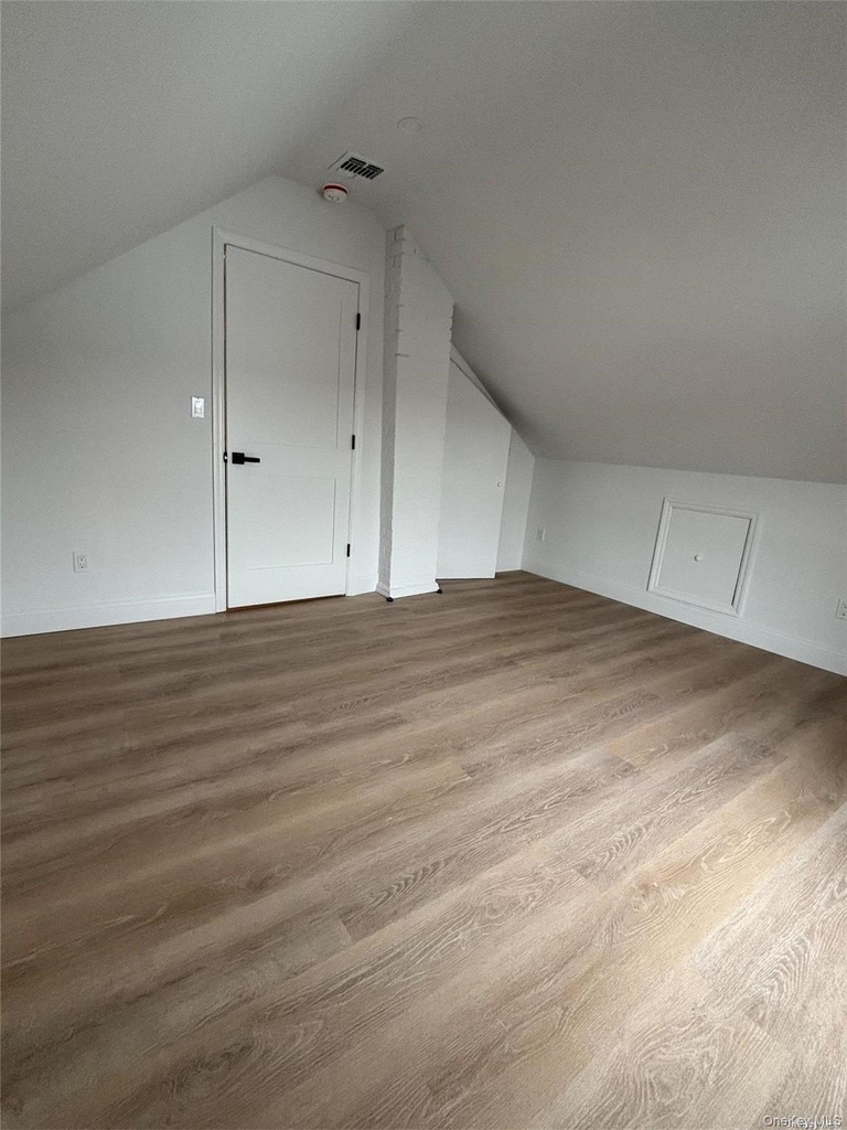 1353 Old Northern Boulevard - Photo 19