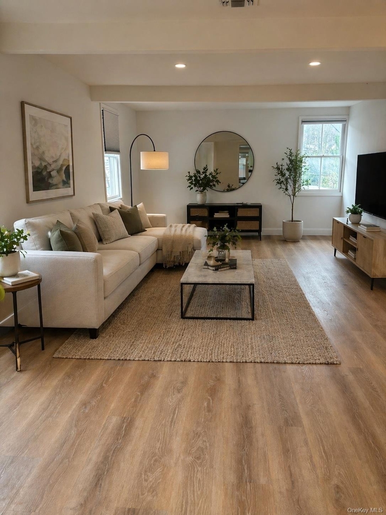 1353 Old Northern Boulevard - Photo 5