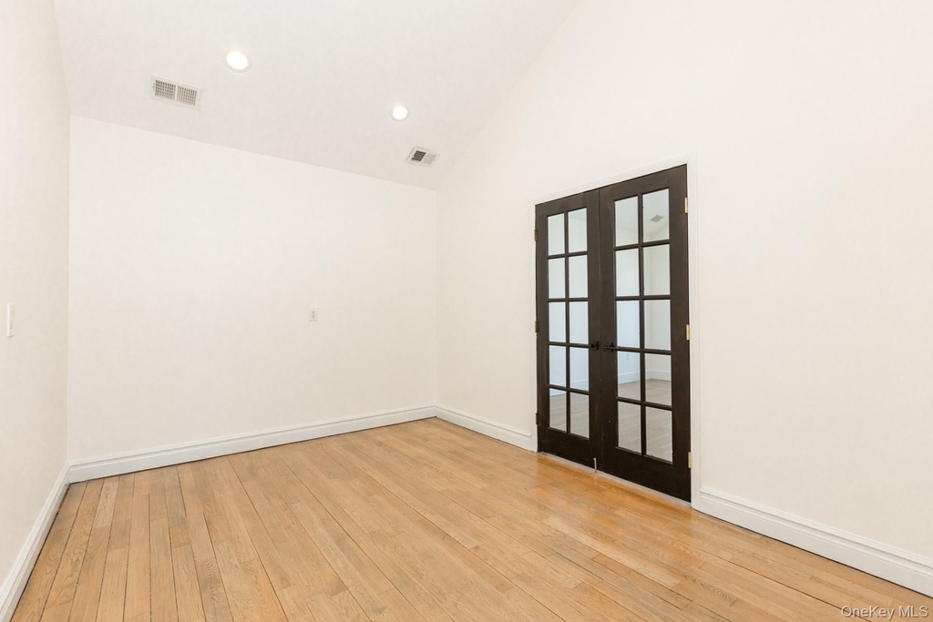 56 Riverdale Avenue - Photo 7