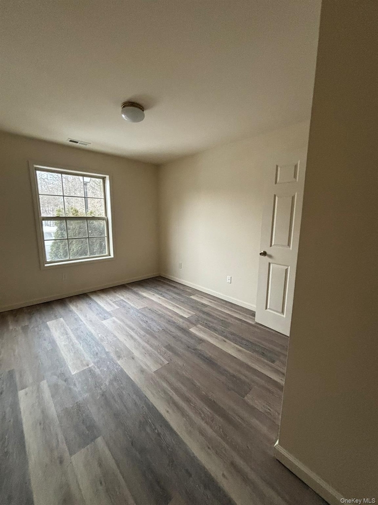 194 E Main Street - Photo 5