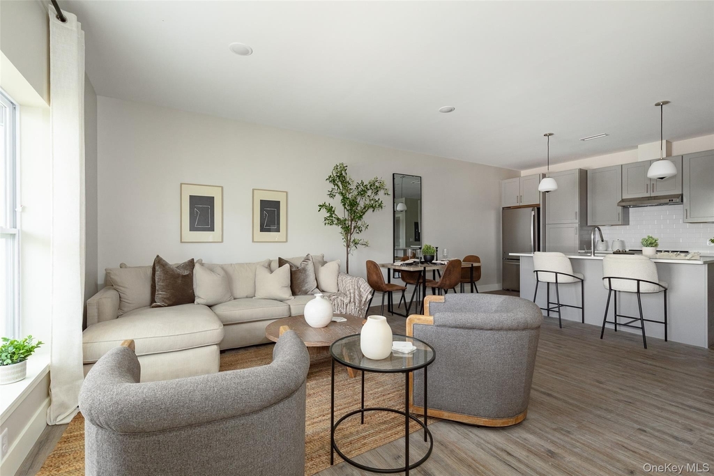 6 Hudson West Drive - Photo 1
