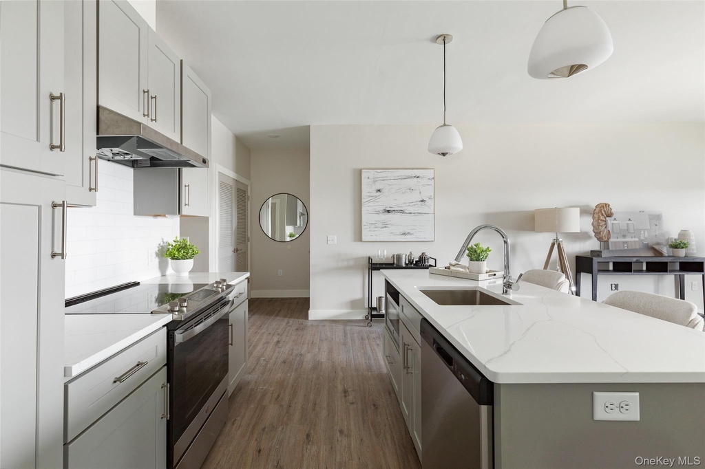 6 Hudson West Drive - Photo 4